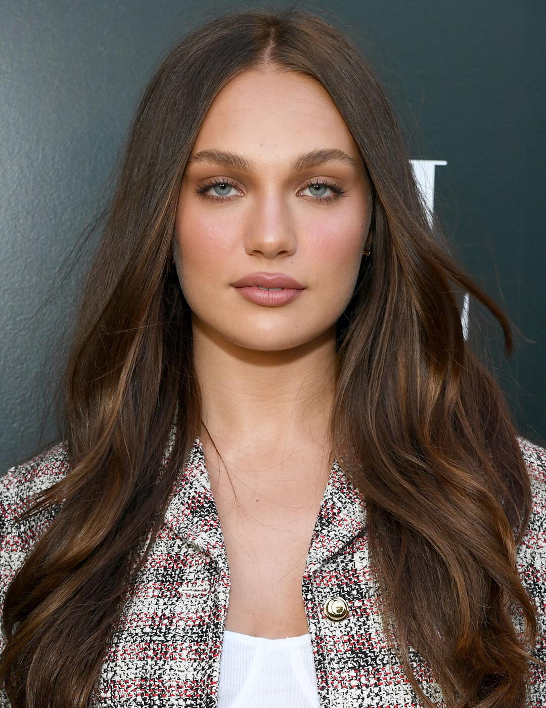 Maddie Ziegler attends ELLE Hollywood Rising Stars 2023 at The Georgian Hotel on May 11, 2023 in Santa Monica, California. Mobile