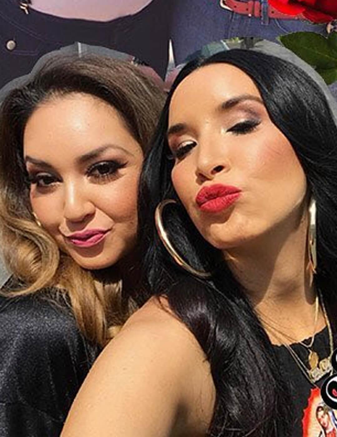 Close-up image of Lala Romero and Natalia Durazao posing and pouting Mobile